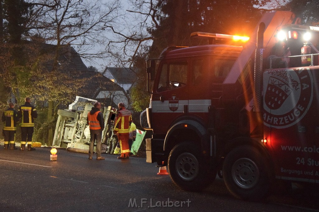 Container LKW umgestuerzt Koeln Brueck Bruecker- Dellbruecker Mauspfad P098.JPG - Miklos Laubert